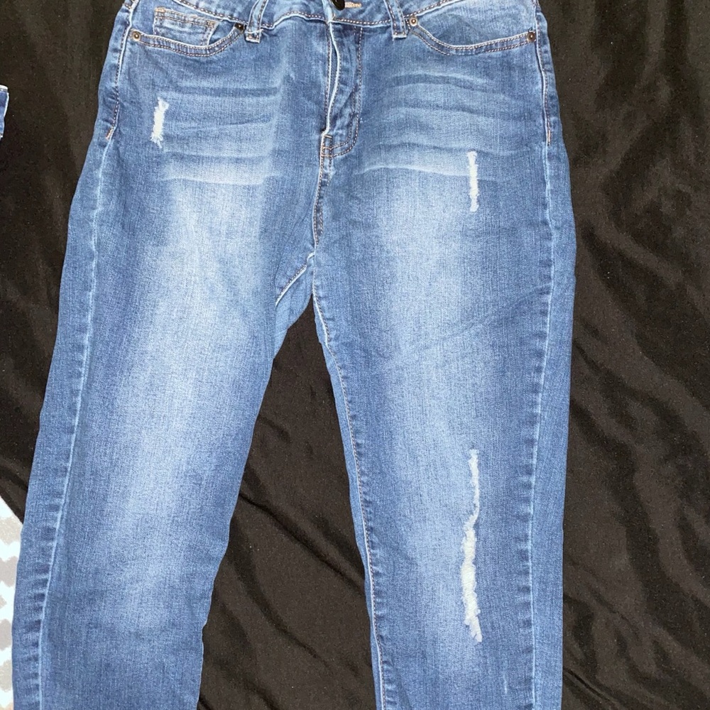 Ripped skinny jeans